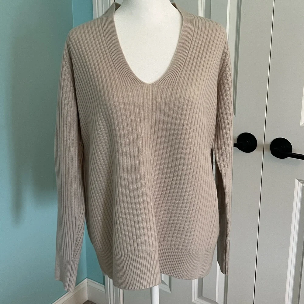 Vince Cashmere/Wool sweater - Picture 1 of 8